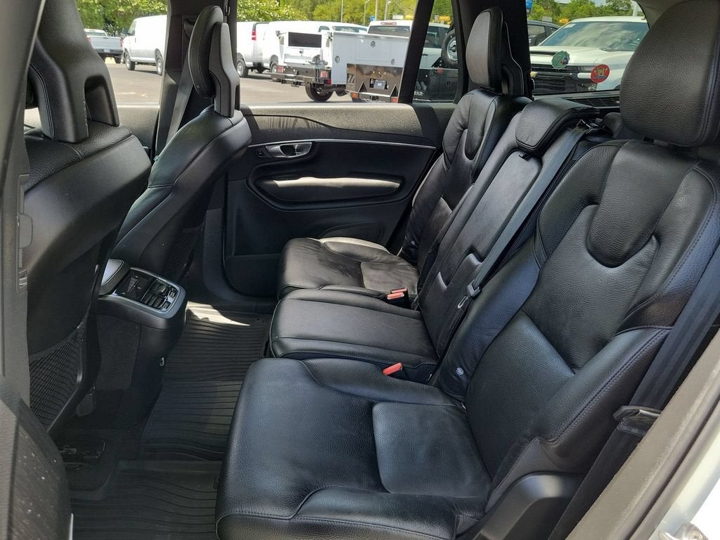 2020 Volvo XC90 T6 Momentum 7 Passenger