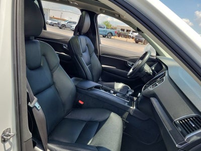 2020 Volvo XC90 T6 Momentum 7 Passenger