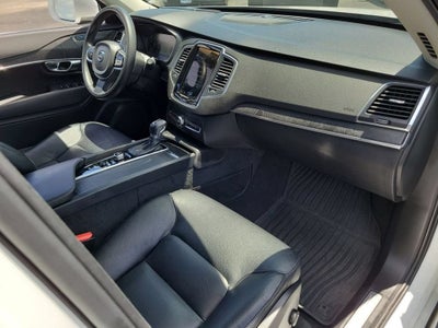 2020 Volvo XC90 T6 Momentum 7 Passenger