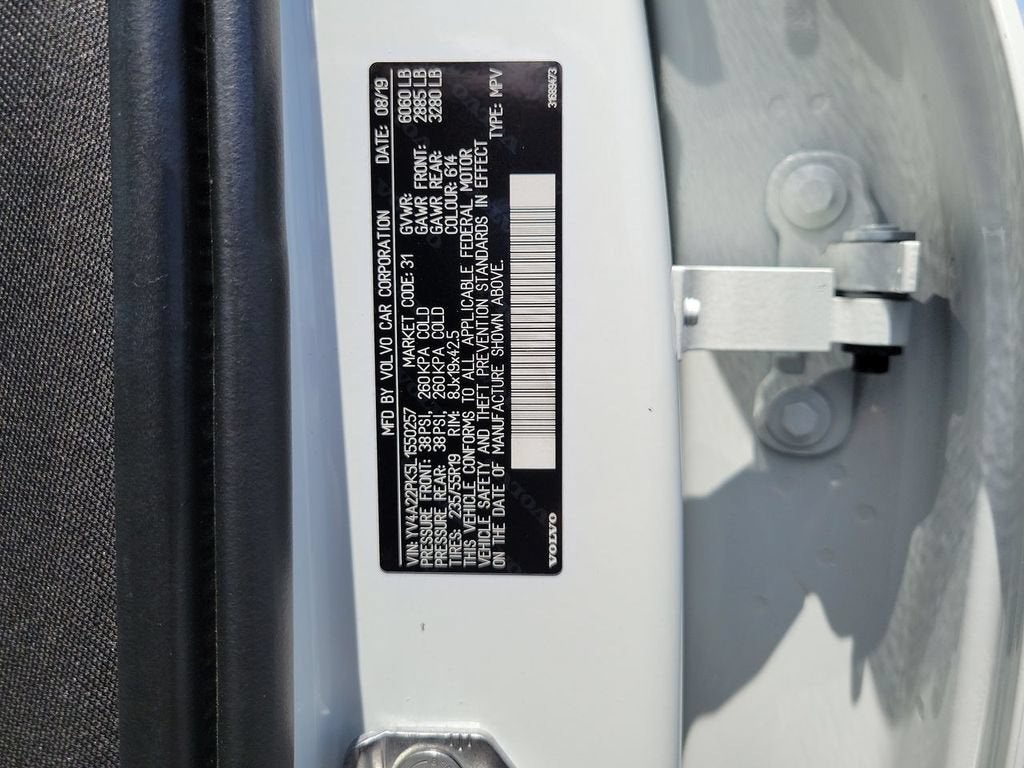 2020 Volvo XC90 T6 Momentum 7 Passenger