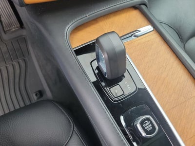 2024 Volvo XC90 B5 Plus Bright Theme