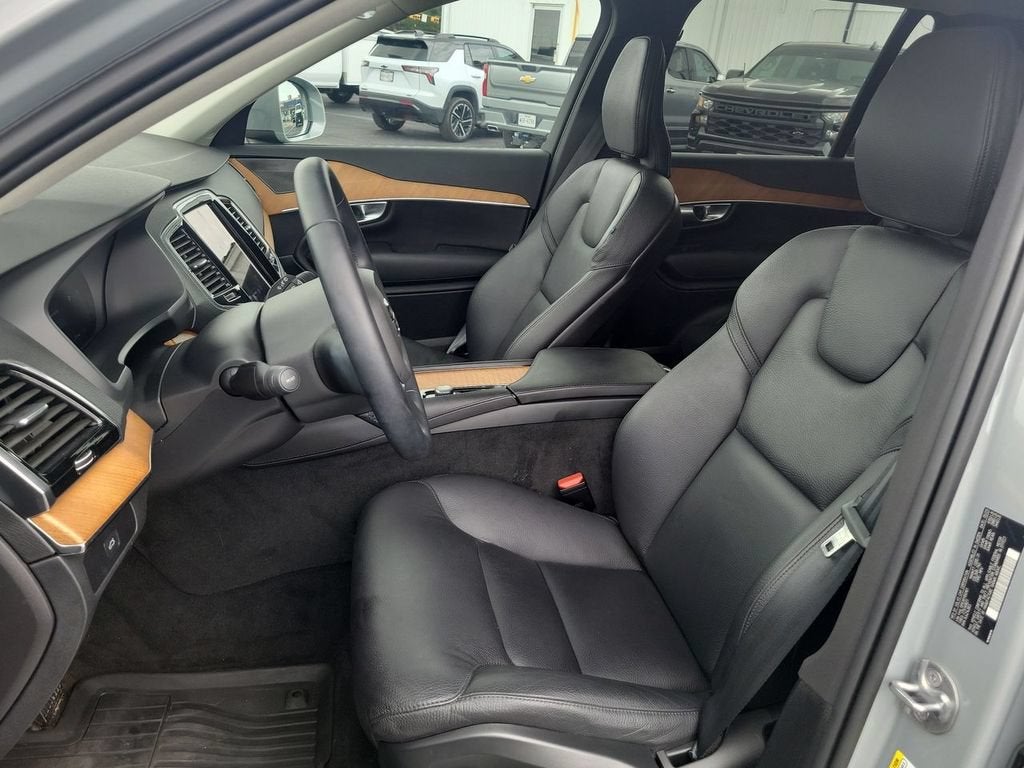 2024 Volvo XC90 B5 Plus Bright Theme