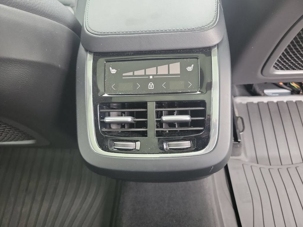 2024 Volvo XC90 B5 Plus Bright Theme