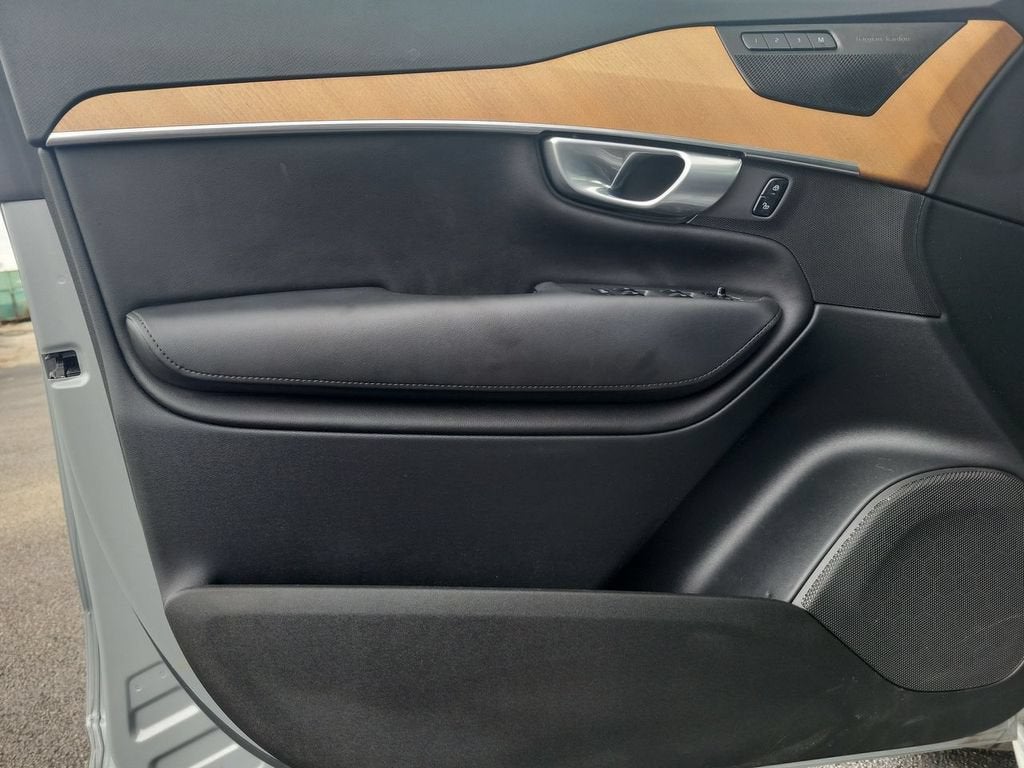 2024 Volvo XC90 B5 Plus Bright Theme